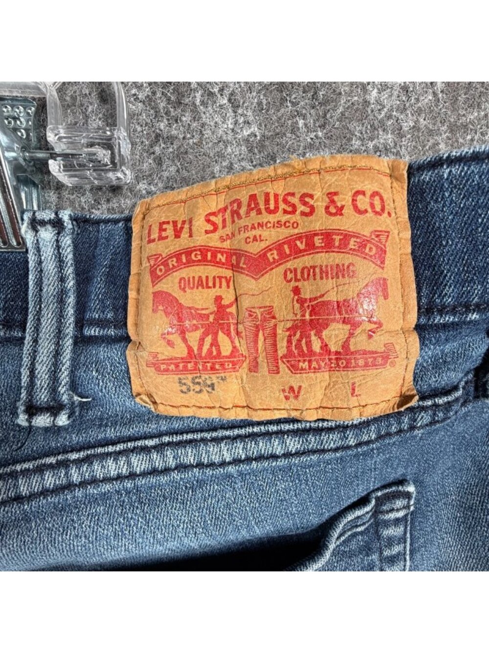 Levi's 559 Relaxed Straight Fit Jeans Mens 46x32 Blue Acid Wash Distressed Knee - Picture 8 of 16